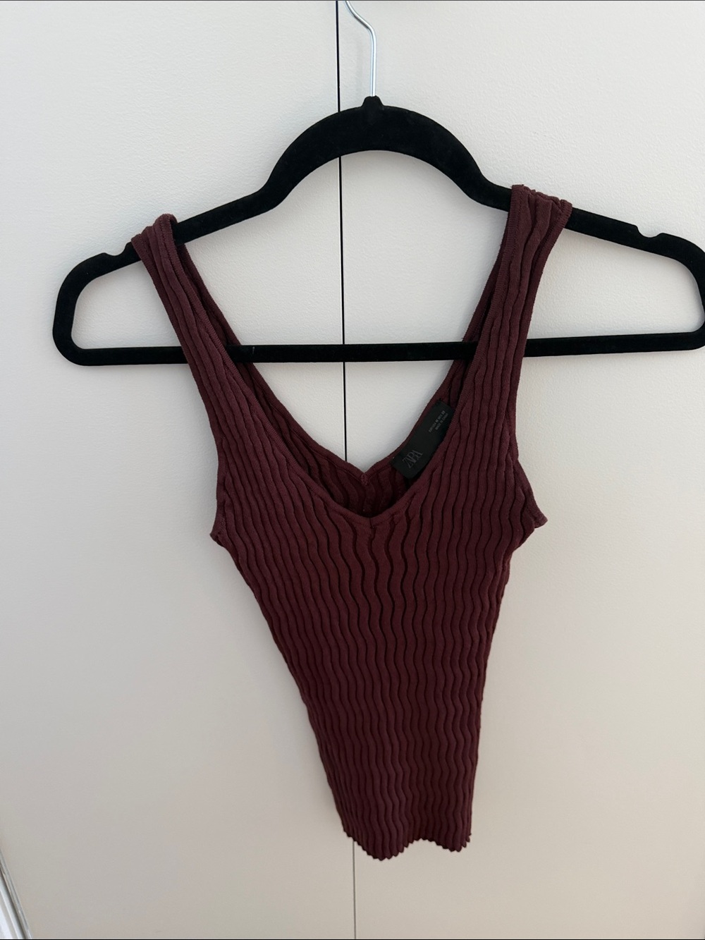 Zara Ribbed V-Neck Tank Top - Maroon